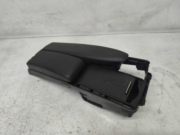 ACCOUDOIR MERCEDES - Vue 1